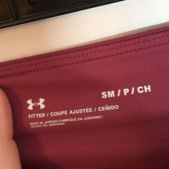 Under Armour Fitted Crop Leggings Sz Small - Picture 2 of 13